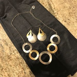 ✨Brushed Silver & Gold necklace and earrings set✨